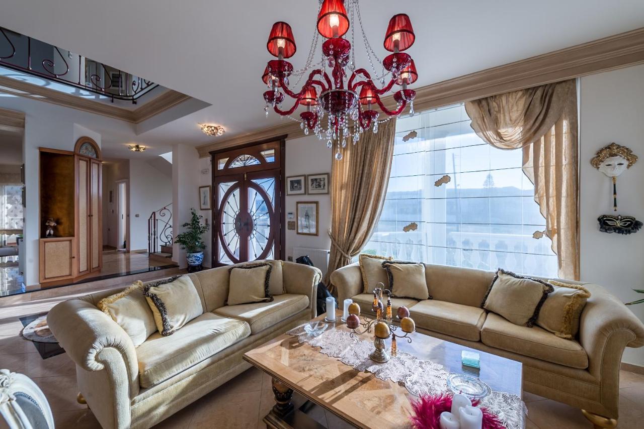 Marilyn Manor, Exclusive Hideway, By Thinkvilla Γούβες Εξωτερικό φωτογραφία